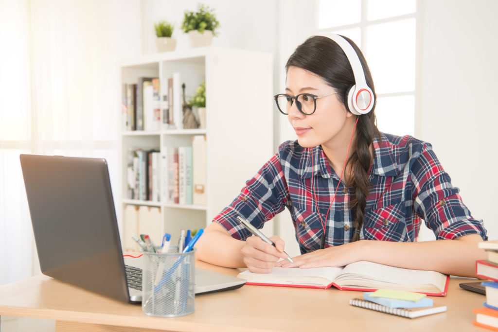 Free SAT prep online and Free ACT prep online help high schoolers at home.